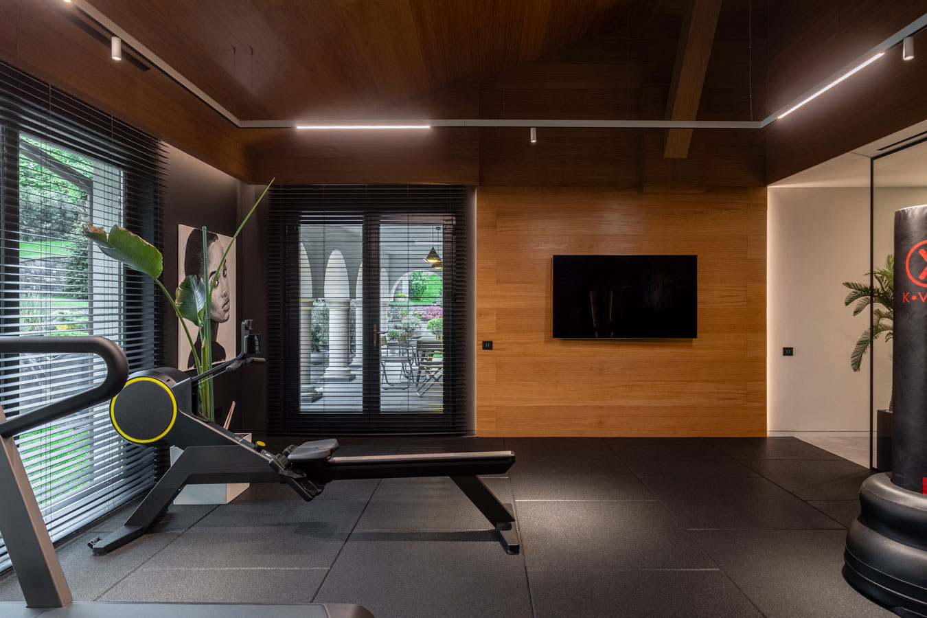 Iluminat sala fitness - sina proiectoare LED